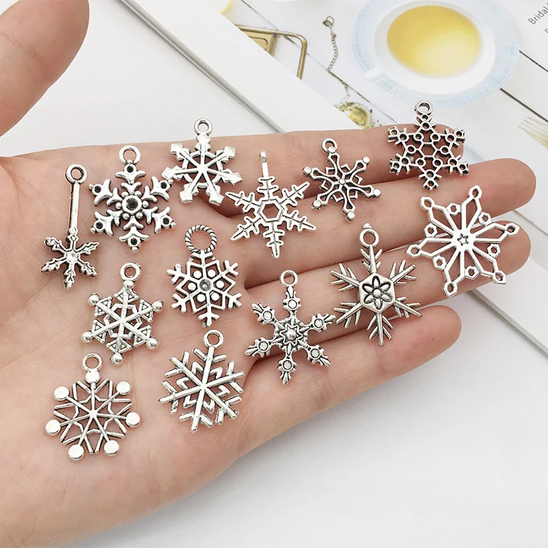 (14 Pcs/pack) Mixed Alloy Snowflake Pendant Christmas Decoration Metal Hollowed Out Snowflake Handmade Gift Label DIY Holiday