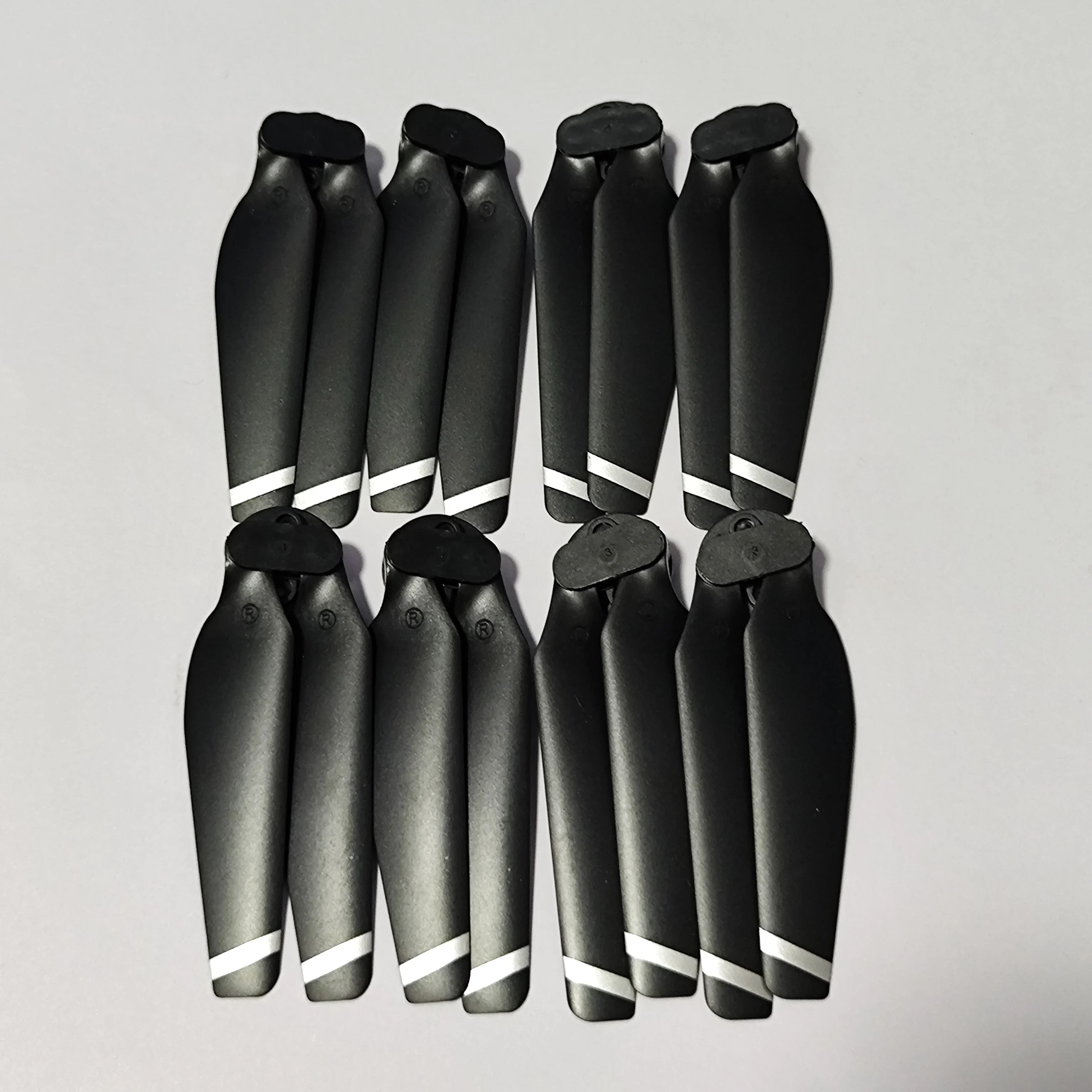 

Drone Spare Parts CW CCW Propellers Folding Blade Accessories 8PCS for KF102 KF102MAX Brushless Motor GPS RC Aircraft