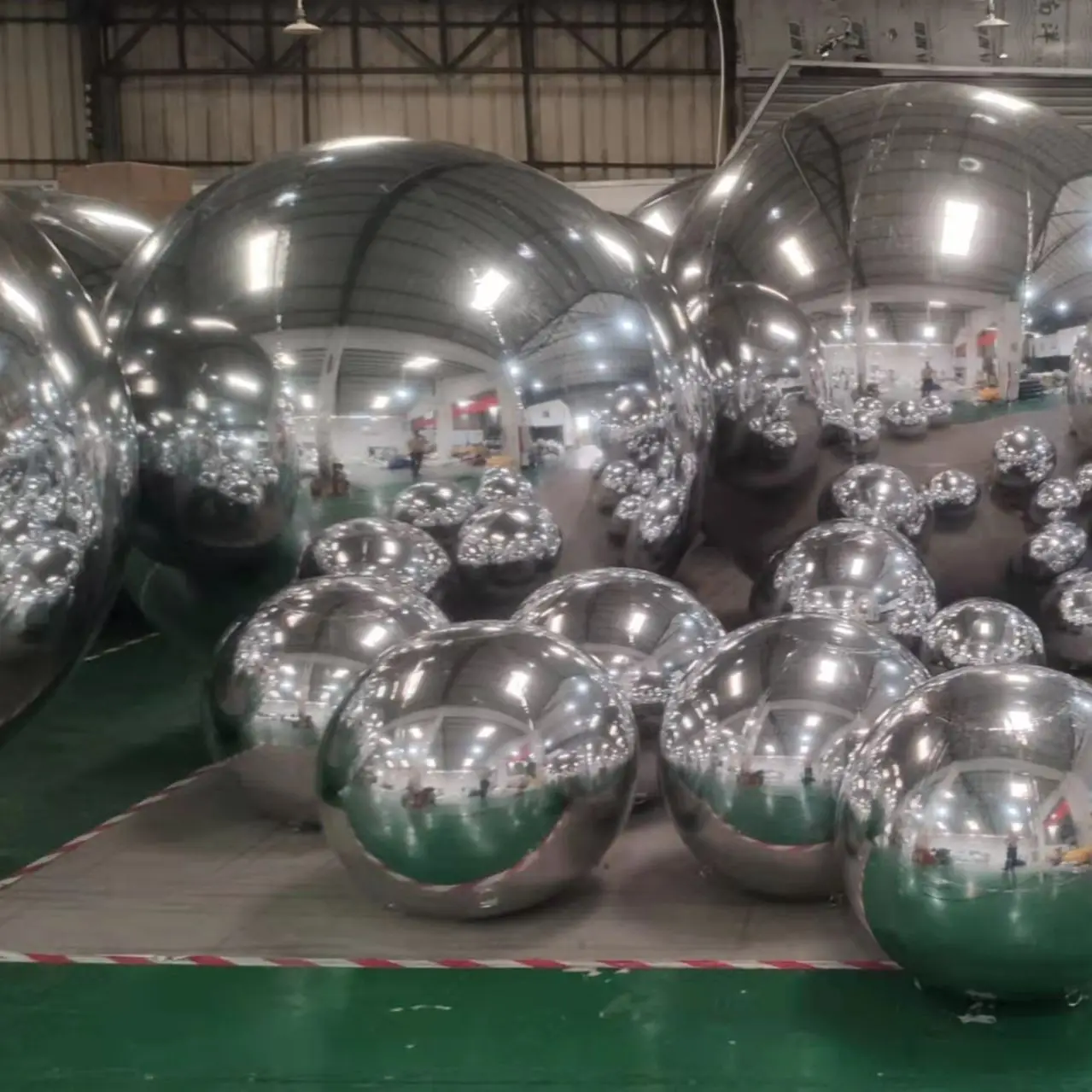 Hot Sales Silver PVC Inflatable Reflective Gazing Ball /Inflatable Christmas Mirror Sphere/Inflatable Mirror Balls Customization 3