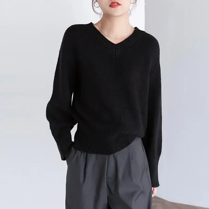 FA679 2024 New Women's V-neck Sweater Lazy Style Retro Premium Knitted Sweater Top 4