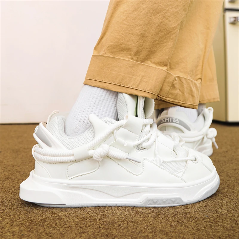Skate shoes Men woman Casual Sneakers Male Walking Sport Shoes Outdoor Sneakers Male Soft Sole Walking Shoes
