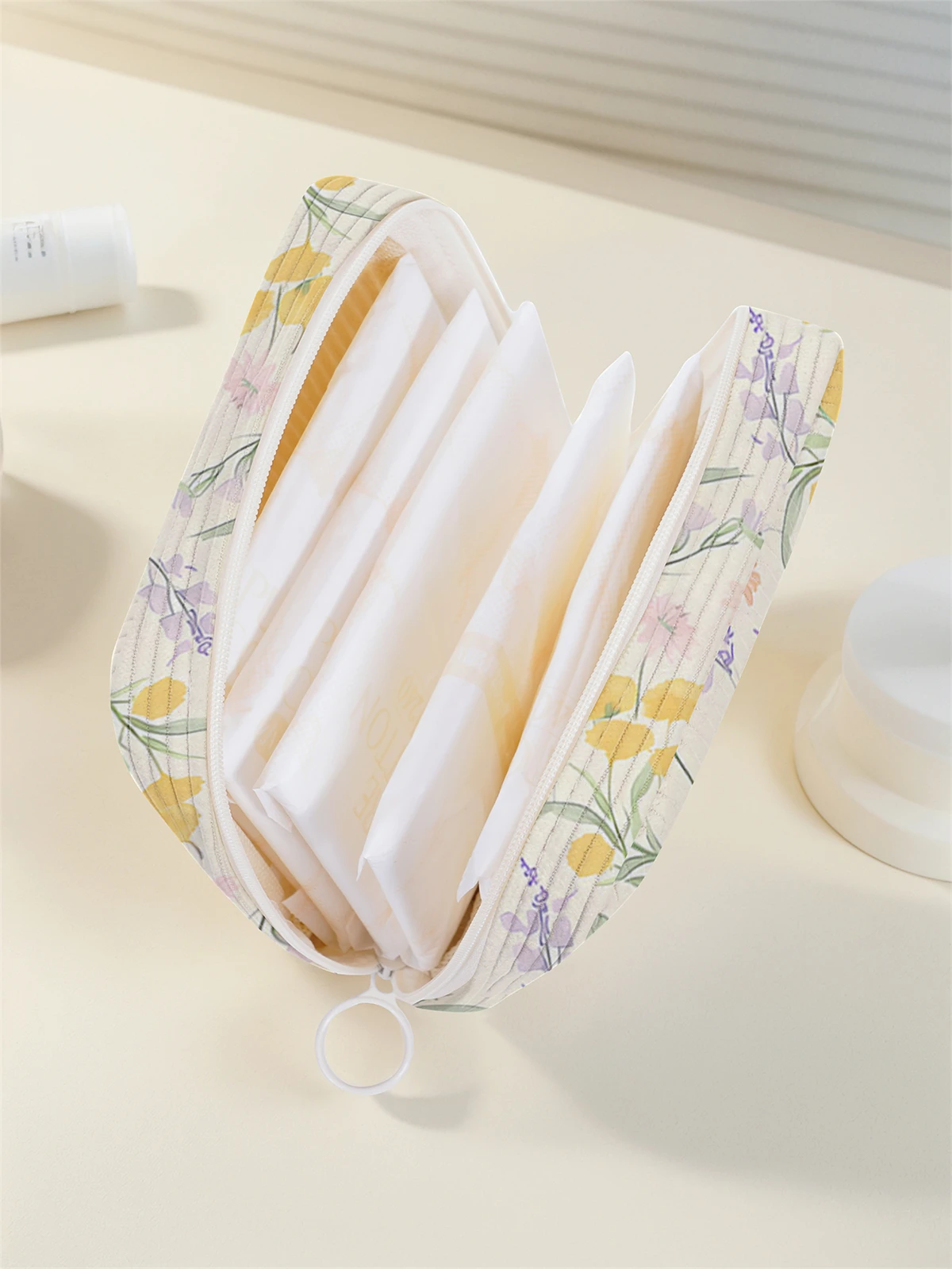 Floral pattern printed sanitary napkin storage bag, women's lightweight tissue bag, sanitary tissue bag