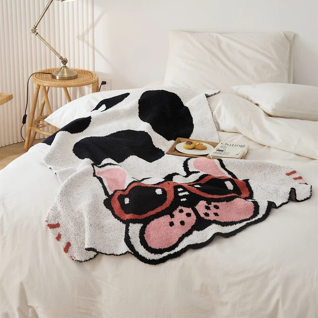 REGINA Kawaii Bulldog Blanket: Cuddle in Comfort and Style