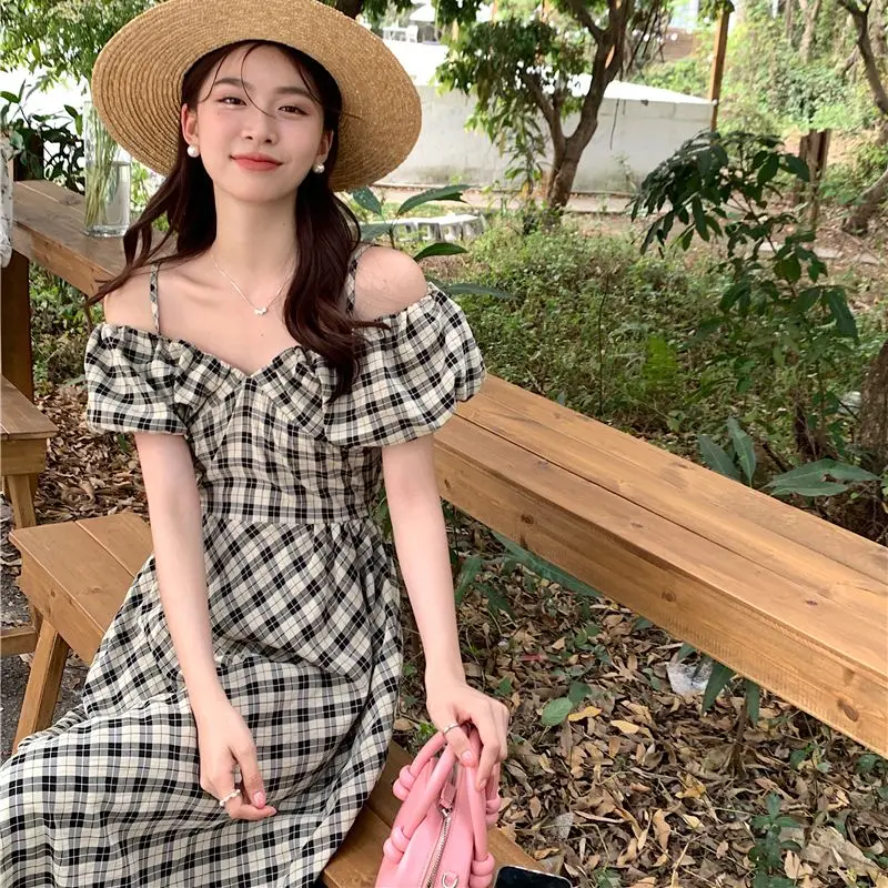

2023 New Summer Dressed Girl French Retro Lattice V-neck Two Prongs Off Shoulder Free Shipping