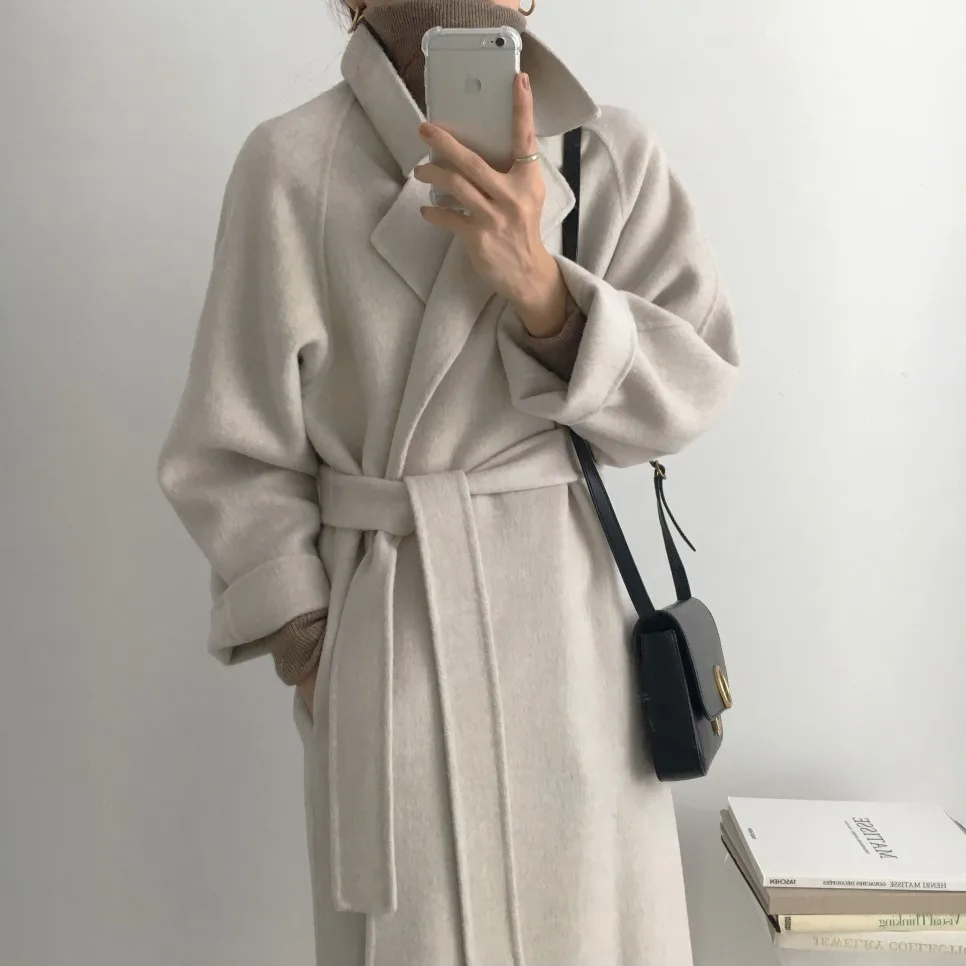 Description Picture 3 of itemWoolen coat for women Korean style autumn and winter French niche lazy style woolen coat loose temperament mid-length