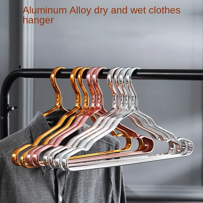 Wholesale Heavy Duty 17 Plastic Coat Hangers - Clear