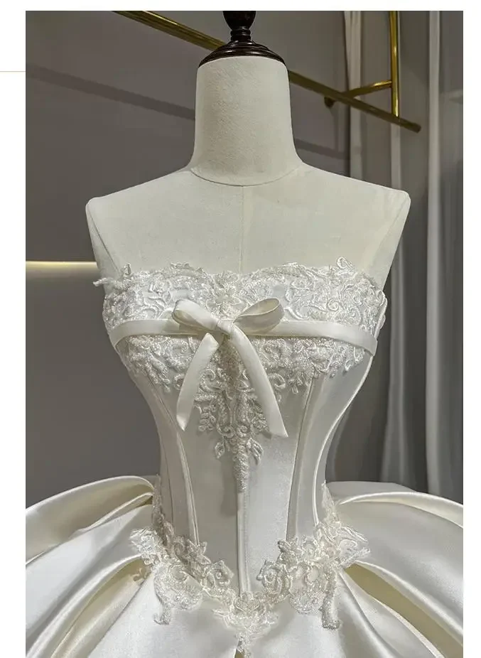 Customized White Strapless Satin Sleeveless Main Wedding Dress Bride Style Light Luxury Embroidery Trailing Veil Robe De Mariée
