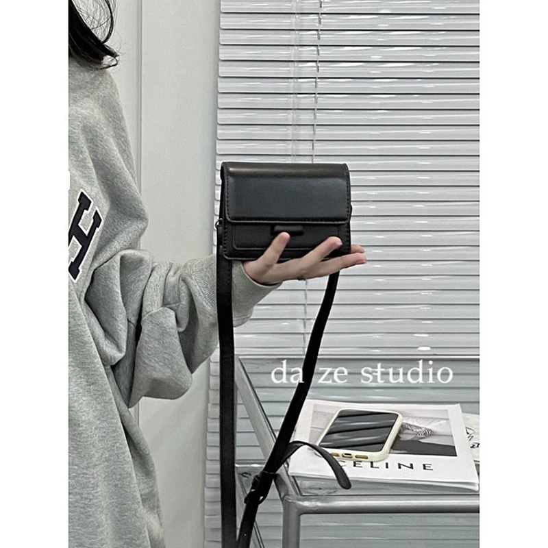 2024 New Slung Mini-bag Commuting Fashion All-amcth Elegant Mini Bags Niche Design Temperament Women Bag
