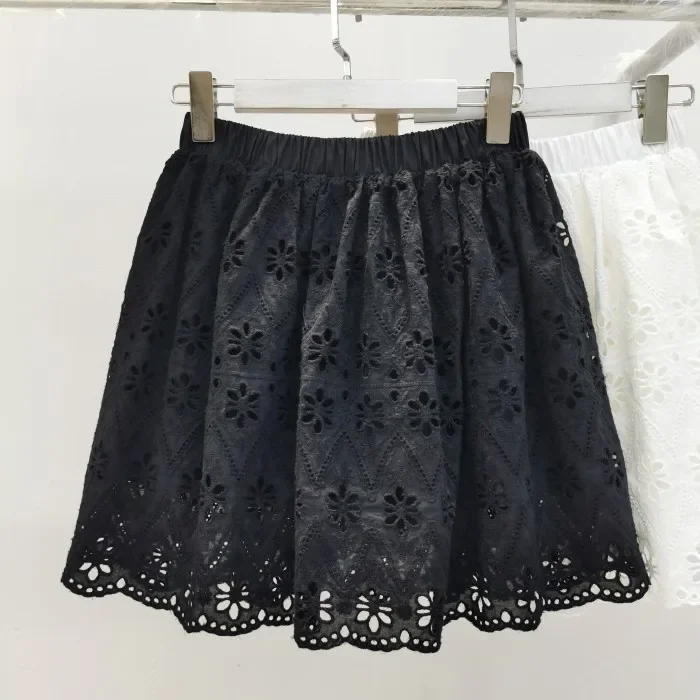 Jupe Femme EAST Noire Brodée Fleurie - Coton Ligne A Taille 16 - Occasion Très Bon état