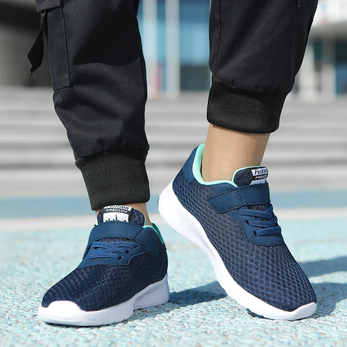 Scarpe da ginnastica sportive leggere e comode per bambini - immagine 4