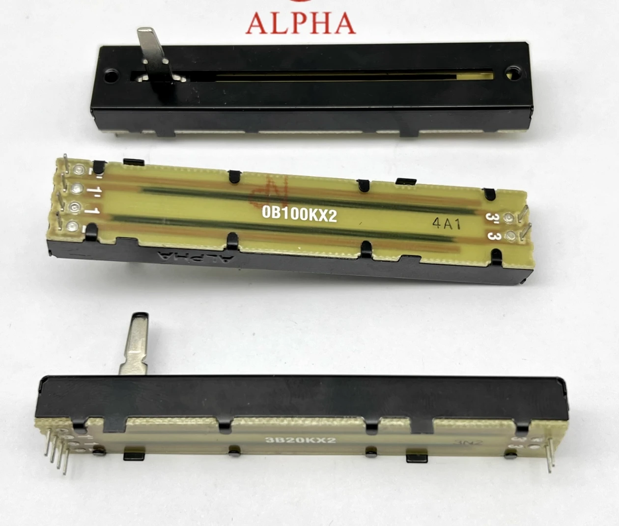 1 PCS Taiwan ALPHA Aihua 8.8cm B100K B50KX2 B20Kx2 dual potentiometer shaft length 15MM