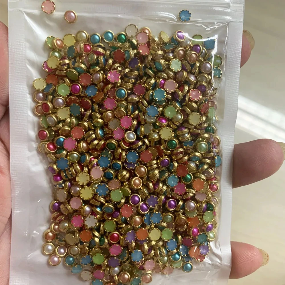 

1000PCS 4mm mix color Pearl Rivet Mini Pearl Gems with Gold Accent Rims 3D Nail Art Flatback Bling Gems Resin Acrylic Flat back