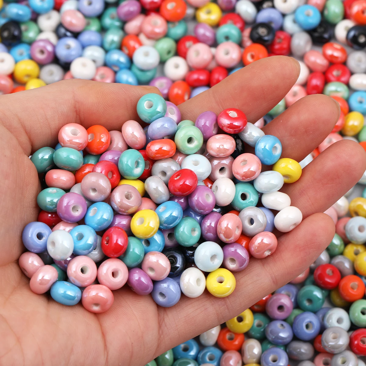 30/60pcs 무작위 색상 5*8mm 광택 플랫 라운드 세라믹 비즈, DIY 팔찌 수제 보석 공예 만들기를위한 느슨한 스페이서 비즈