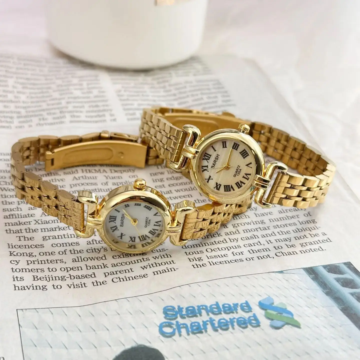 Elegant Women's Gold Steel Strap Quartz Watch - Luxury Fashion Timepiece