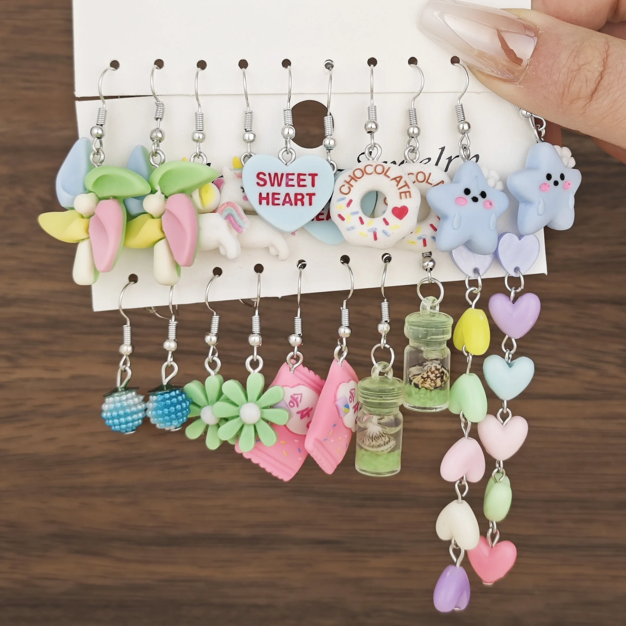 Small Fresh Colored Resin Animal Pendant Earrings, 5 Pair Set, Sweet and Cute Flower Butterfly Milk Tea Earrings, Female