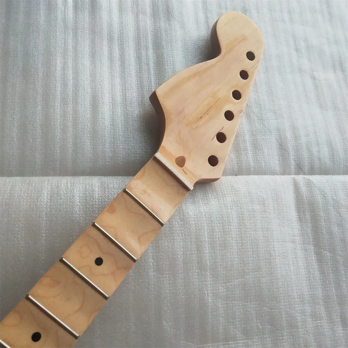 

Full scalloped Gloss 21fret ST guitar neck 25.5inch Maple part Reversed head