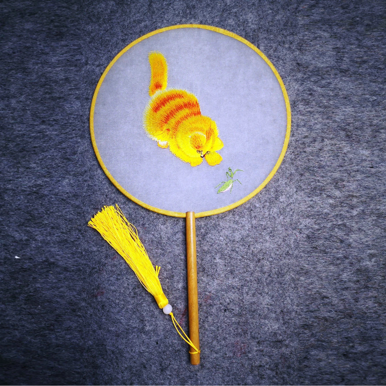 

Китайский традиционный вентилятор в форме Луны с бахромой Cheongsam Tang Hanfu аксессуары с кошачьими флоральными узорами