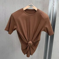 T-shirts d'été 2026 à nœud torsadé à la taille pour femmes, haut décontracté ample à col rond et manches courtes 3D rembourrées à épaules larges, qualité supérieure 3