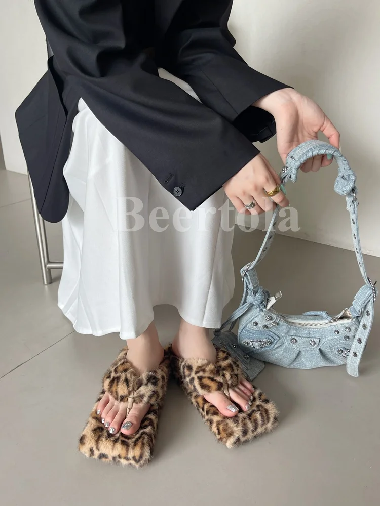

New Leopard Print Fur Flip-Flops Women Square Toe Thick Sole Slippers Outdoor 2023 Autumn Winter Leopard Warm Comfortable Shoes