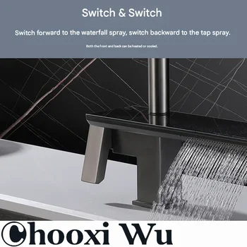 ก๊อกน้ำห้องครัวทองเหลืองสีเทาหรูหรา พร้อมหน้าจอดิจิตอล ดีไซน์แบบดึงออกได้ หัวน้ำแบบน้ำตก ควบคุมน้ำร้อน-น้ำเย็นแบบมือจับเดี่ยว 2