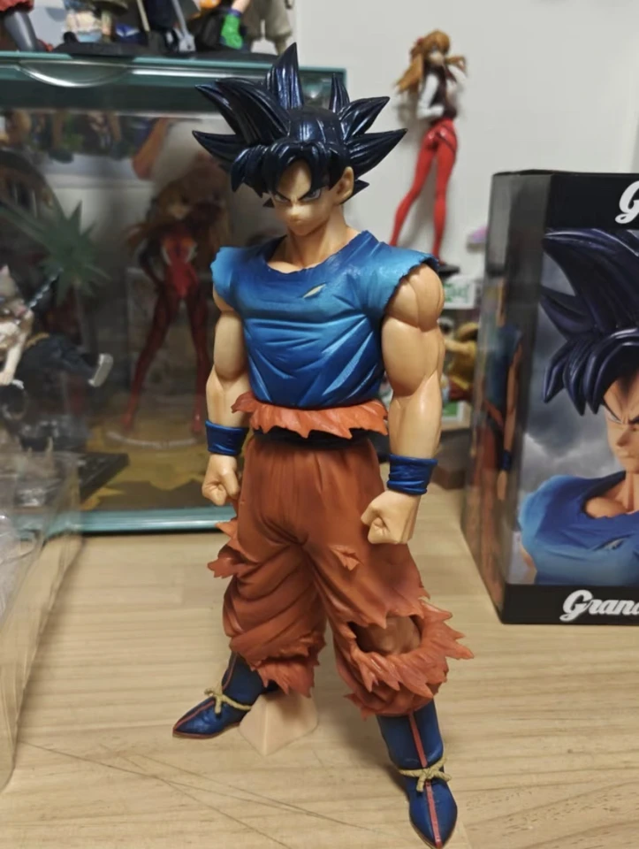 Original Bandai Super Saiyan Dragon Ball Son Goku Action Figures