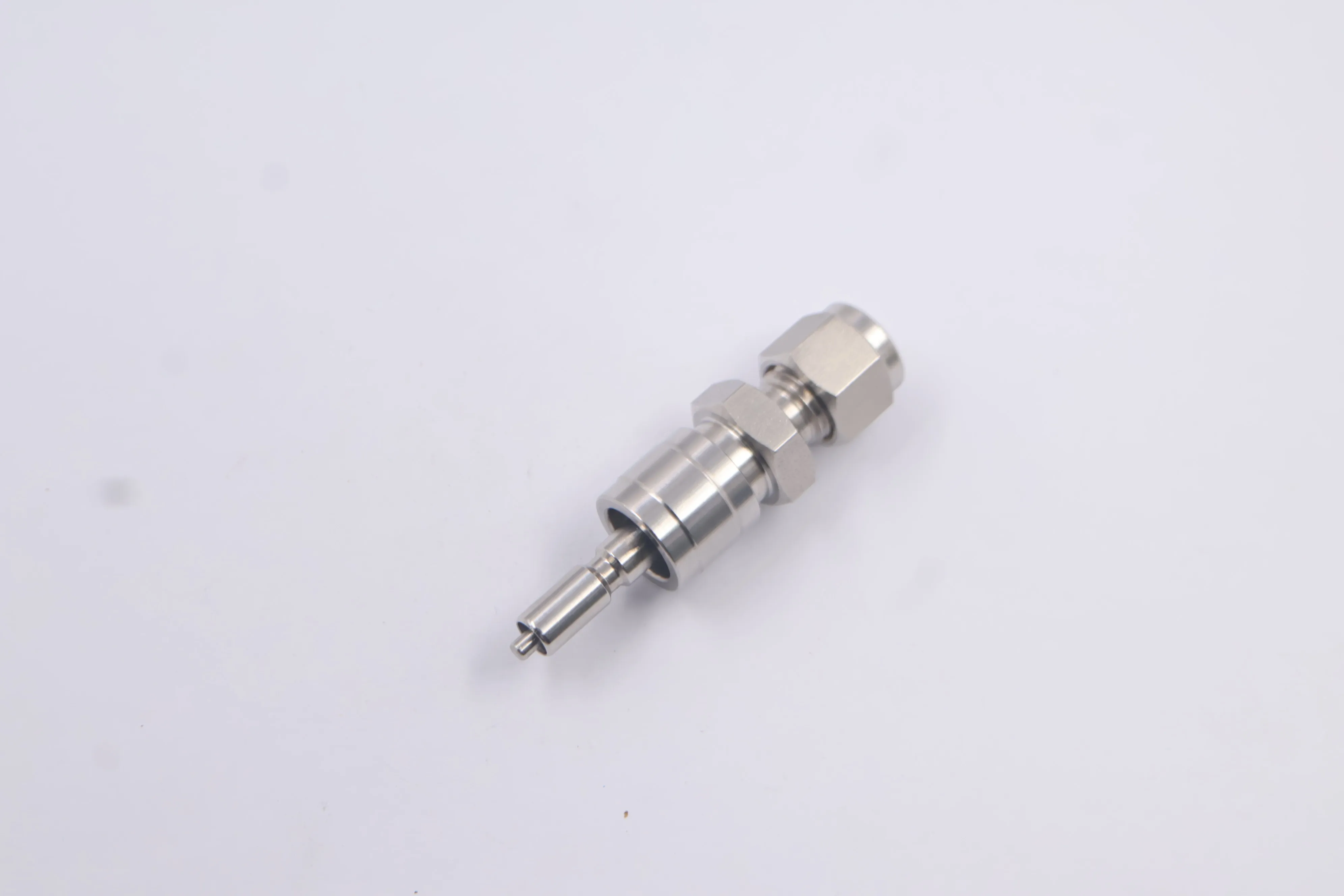 SS-QC6-D1-600, Stainless Steel Instrumentation Quick Connect Stem with Valve, 0.5 Cv, 3/8 in. Bulkhead Tube Fitting