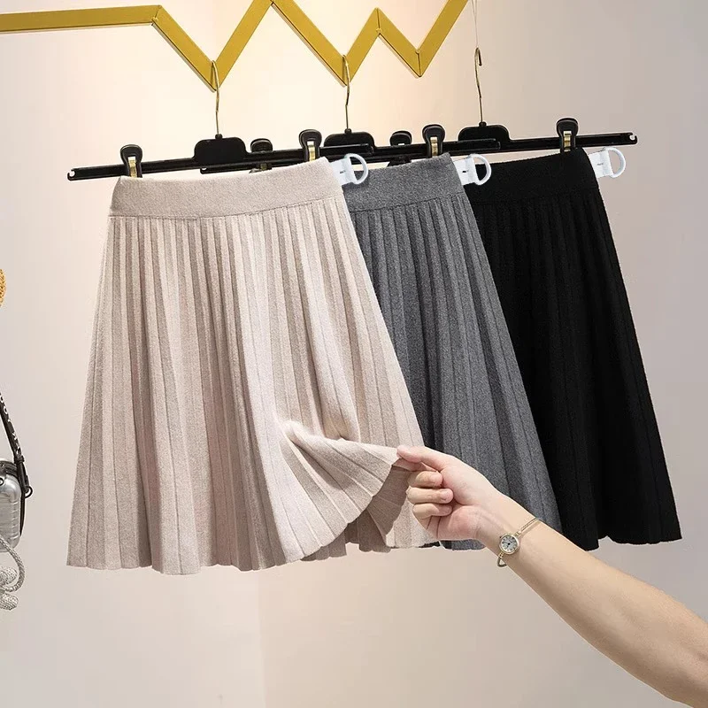 Korena Style Pregnant Woman Winter Knitted Pleated Skrit Adjustable Waist Maternity Brief Skirt Solid Color Pregnancy Mini Skirt