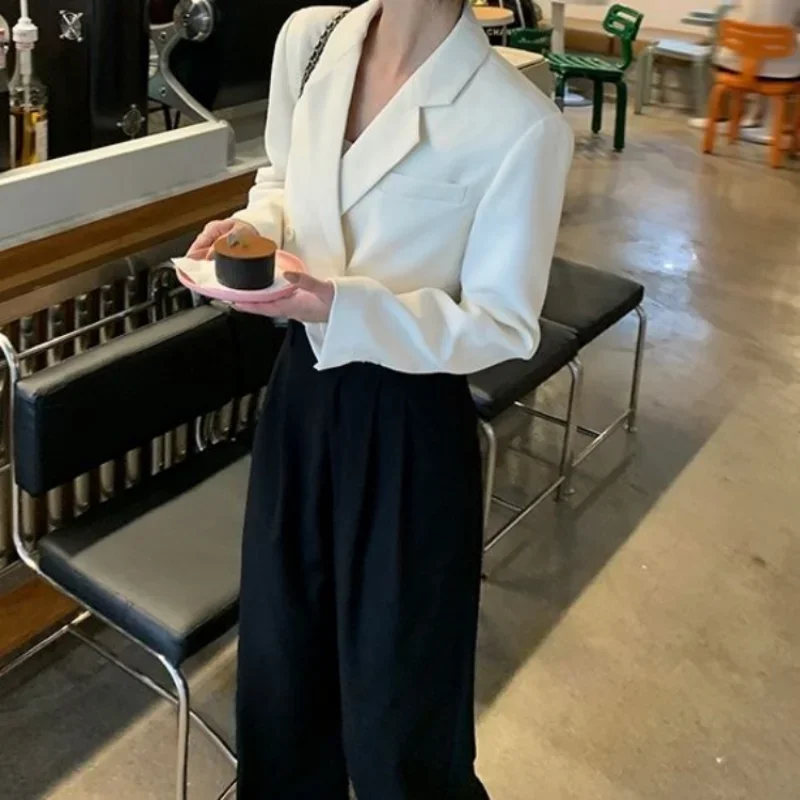 DAYIFUN Black Long-sleeved Suit Blazers Women's 2024 New Design Temperament Short Tops Office Lady Solid Color Loose Coats