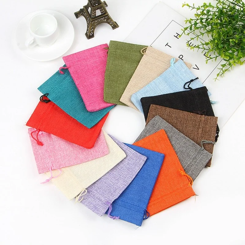 50pcs 7x9/9x12/10x14/13x18/15x20cm 삼베 황마 선물 가방 보석 포장 가방 크리스마스 웨딩 파티 캔디 초콜릿 파우치