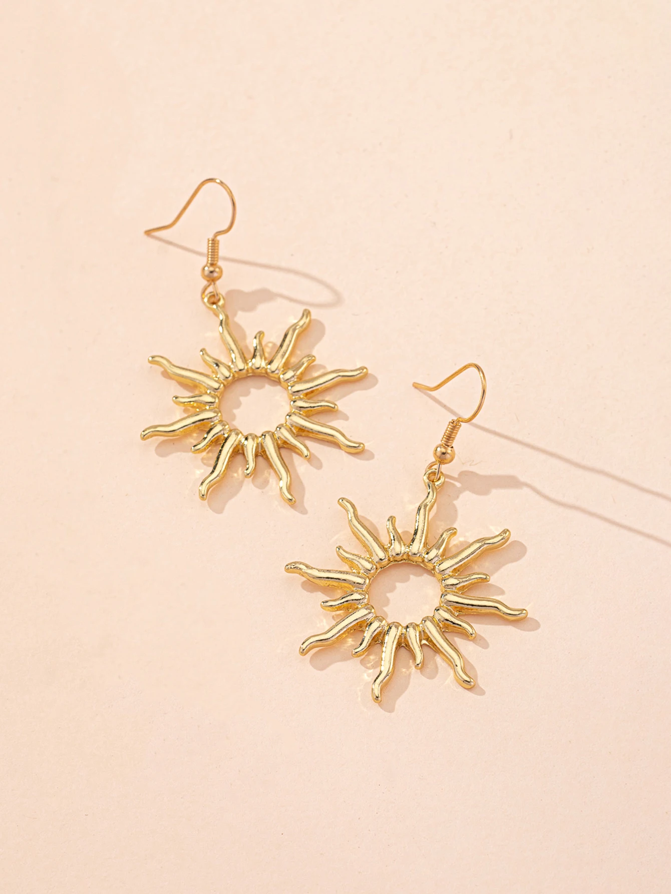 Geometric Earrings Flower Earrings 1 Pair of Geometric Fashionable and Elegant Sunflower Earrings