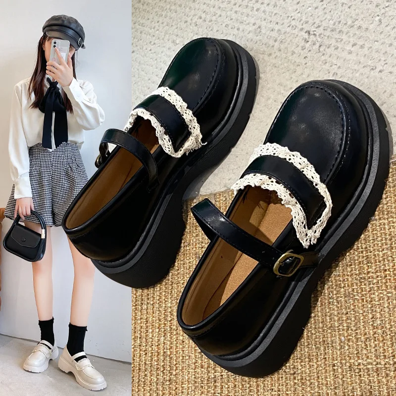 

Босоножки женские на платформе, винтажные сандалии в британском стиле, с кружевной пряжкой, Нескользящие, однотонные, повседневная обувь, осень 2024