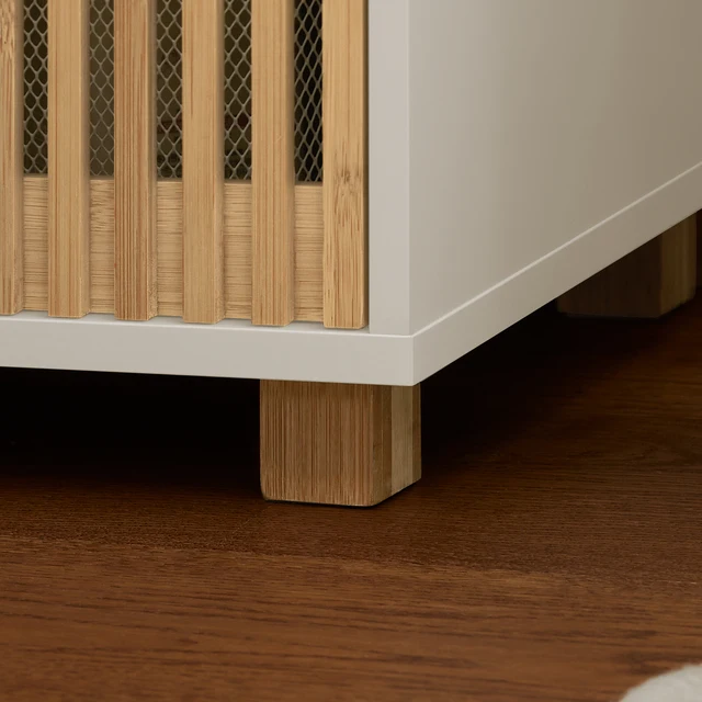 High wardrobe bathroom 01