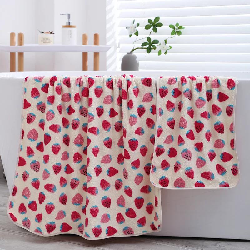 140x70cm Strawberry Bath Towel Hand Towel Coral Velvet Skin Friendly Soft Large Beach Towel Girl Heart Bath Towels for Adults 4