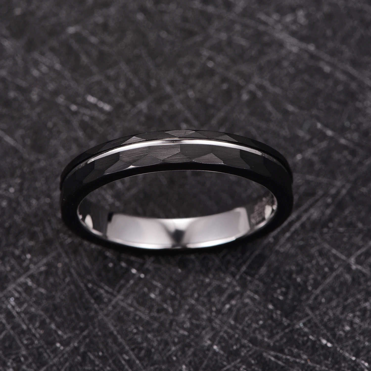 BONLAVIE 4mm Tungsten Carbide Ring Hammered Finish Grooved Black Wedding Band for Men Women Comfort Fit Rings Engagement Jewelry 4