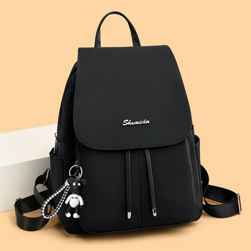 Lightweight and durable women's backpack, designed for both shoulder and travel use, made of Oxford fabric to accompany you on y