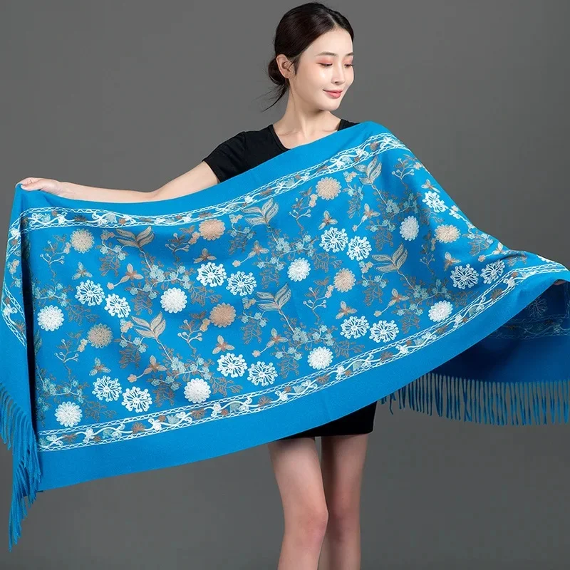 Embroidered snow beads-hole Blue