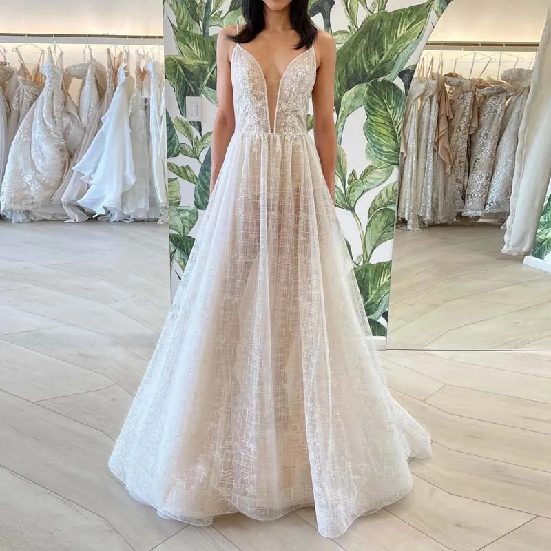 

Charming A Line Spaghetti Strap Tulle Wedding Dresses Shiny Lace Appliques Bridal Dress Floor Length Long Organza Prom Gown 2022