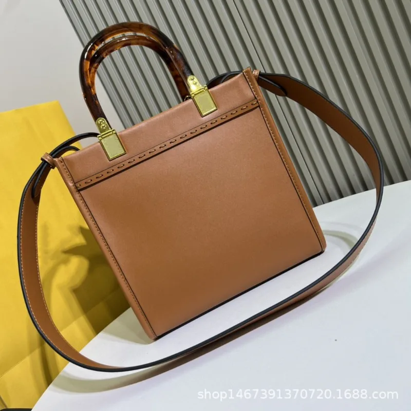 

Genuine Leather Plexiglas Handle Fashion Toffee Bag Stylish Light Luxury Handheld Single Shoulder Crossbody Head Layer Cowhide