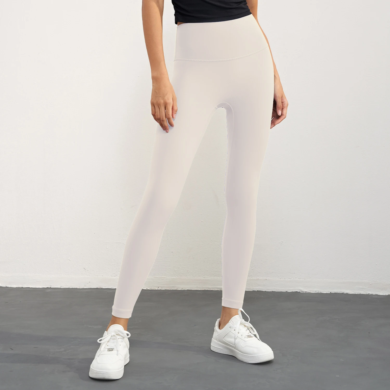 Sports yoga pants for women with high waist, running, cycling, quick drying, breathable, and hip lifting high-quality yoga pants
