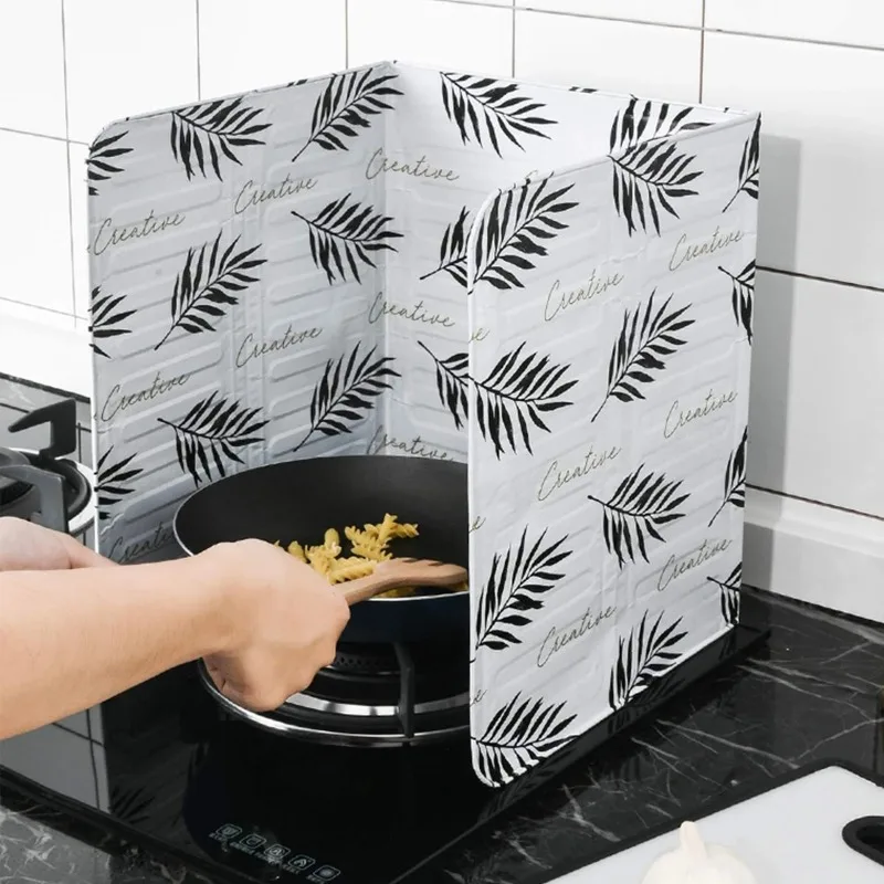 Anti-Splashing Stove Oil Baffle Plate 3-sided Fodable Kitchen Oil-proof Shield Aluminum Foil Cooking Guard Board
