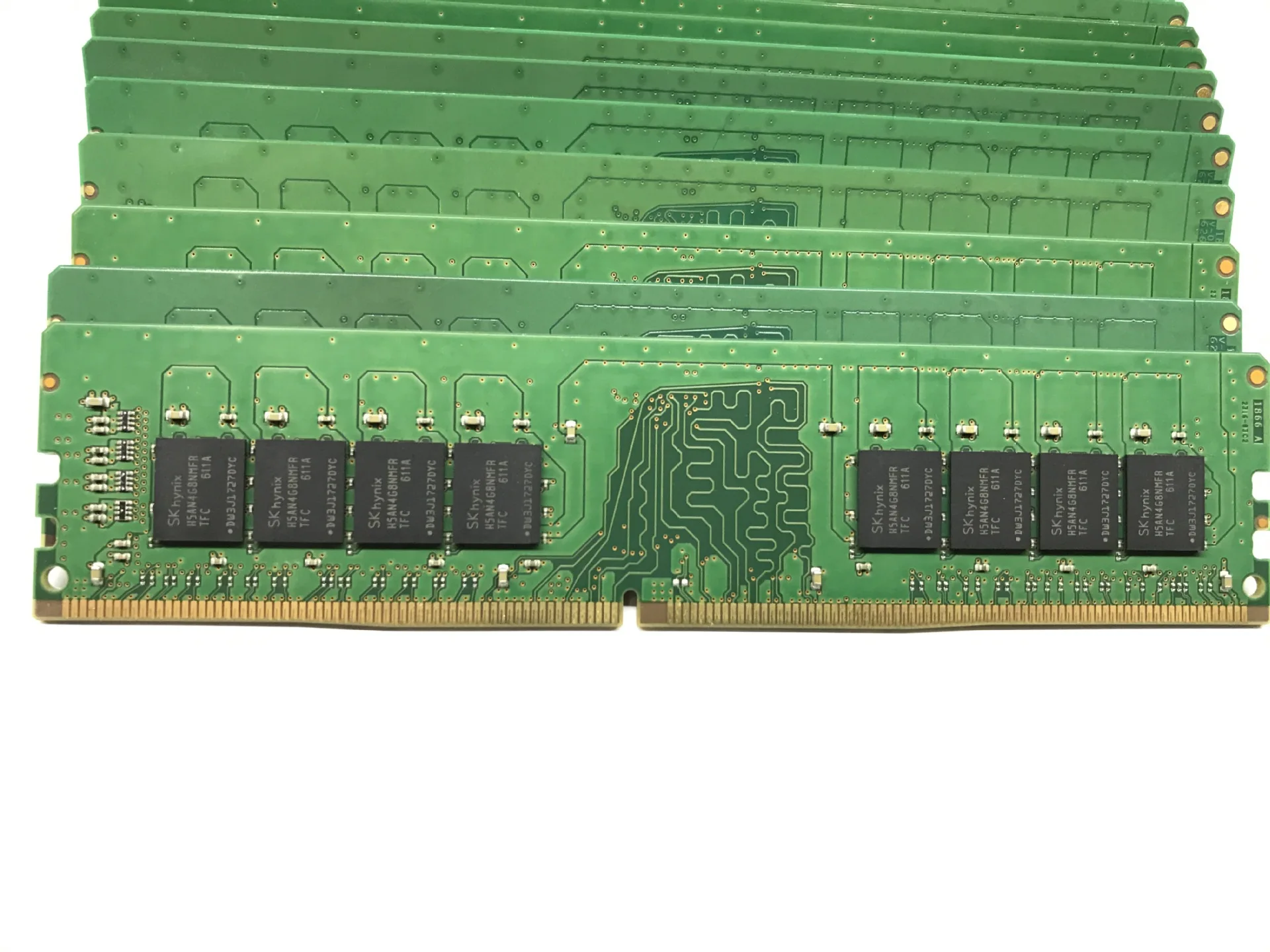 

Для смартфона ПК DDR4 Module UDIMM 16GB 2RX8 HMAA2GU6CJR8N-XNN0 RECC 3200Mbps SDP MP