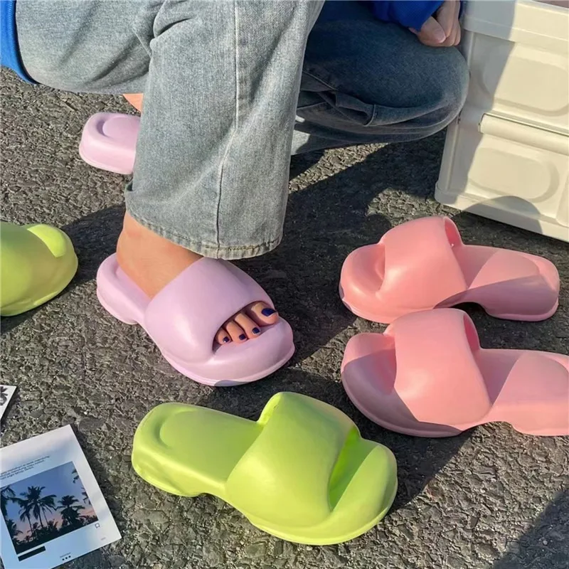 

Summer Women Thick Sole Slippers Outdoor Casual Eva Platform Slippers Bathroom Anti-Slip Soft Sandals Fashion Ladies Cloud Shoes