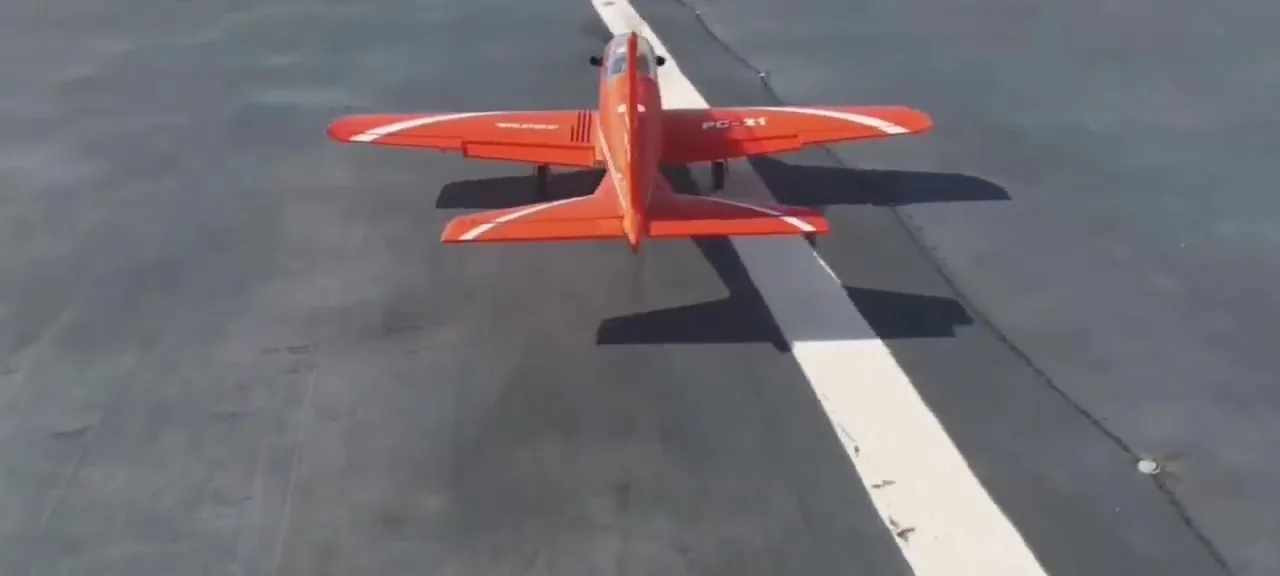 Fmsrc rc飛行機モデル,1.1m,1100mm, PC-21 mm,pc21,tatus,pnp,フリンジ