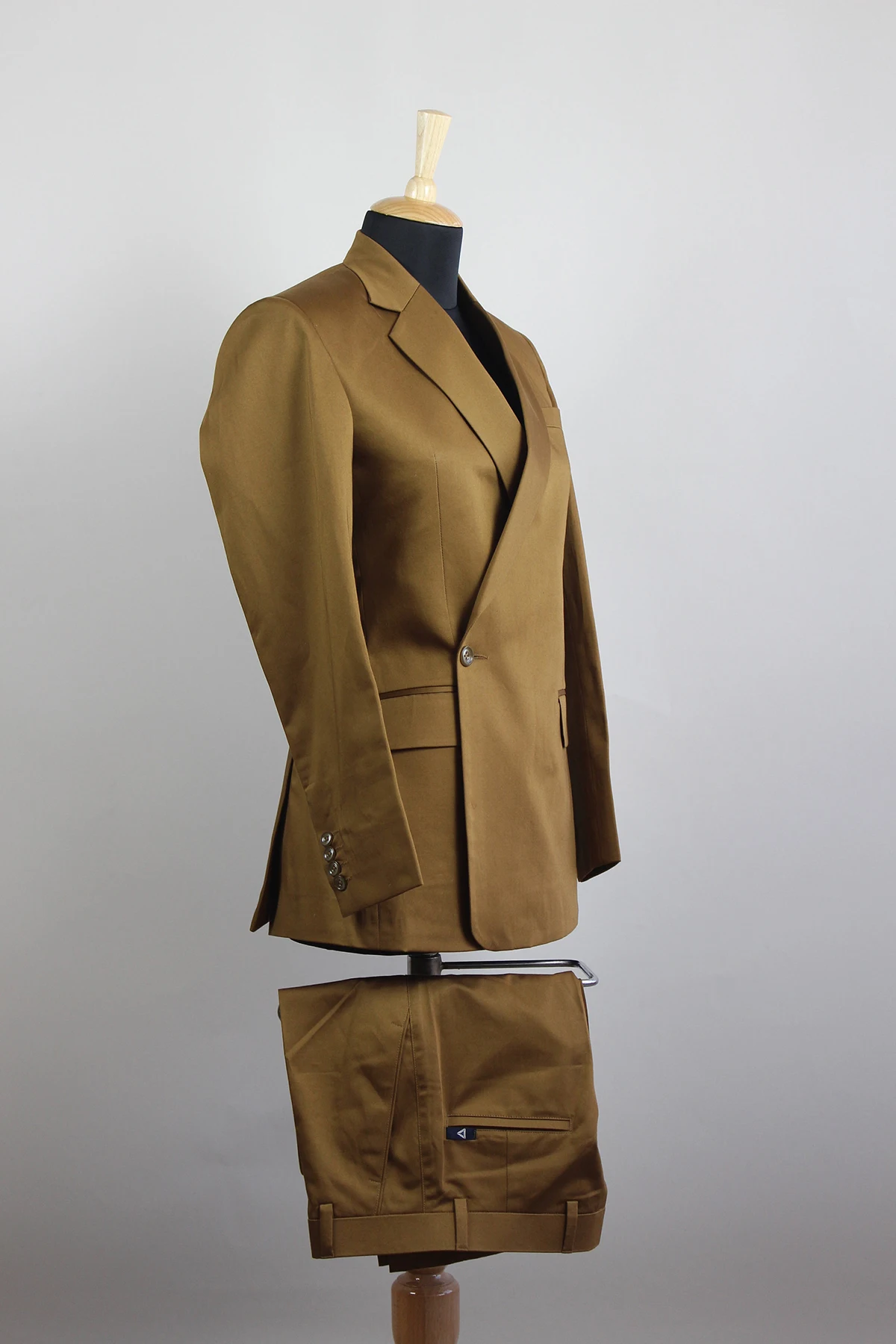 New Brown Blue Men Suits Tailor-Made 2 Pieces Blazer Pants One Button Peaked Lapel Satin Business Wedding Plus Size Tailored