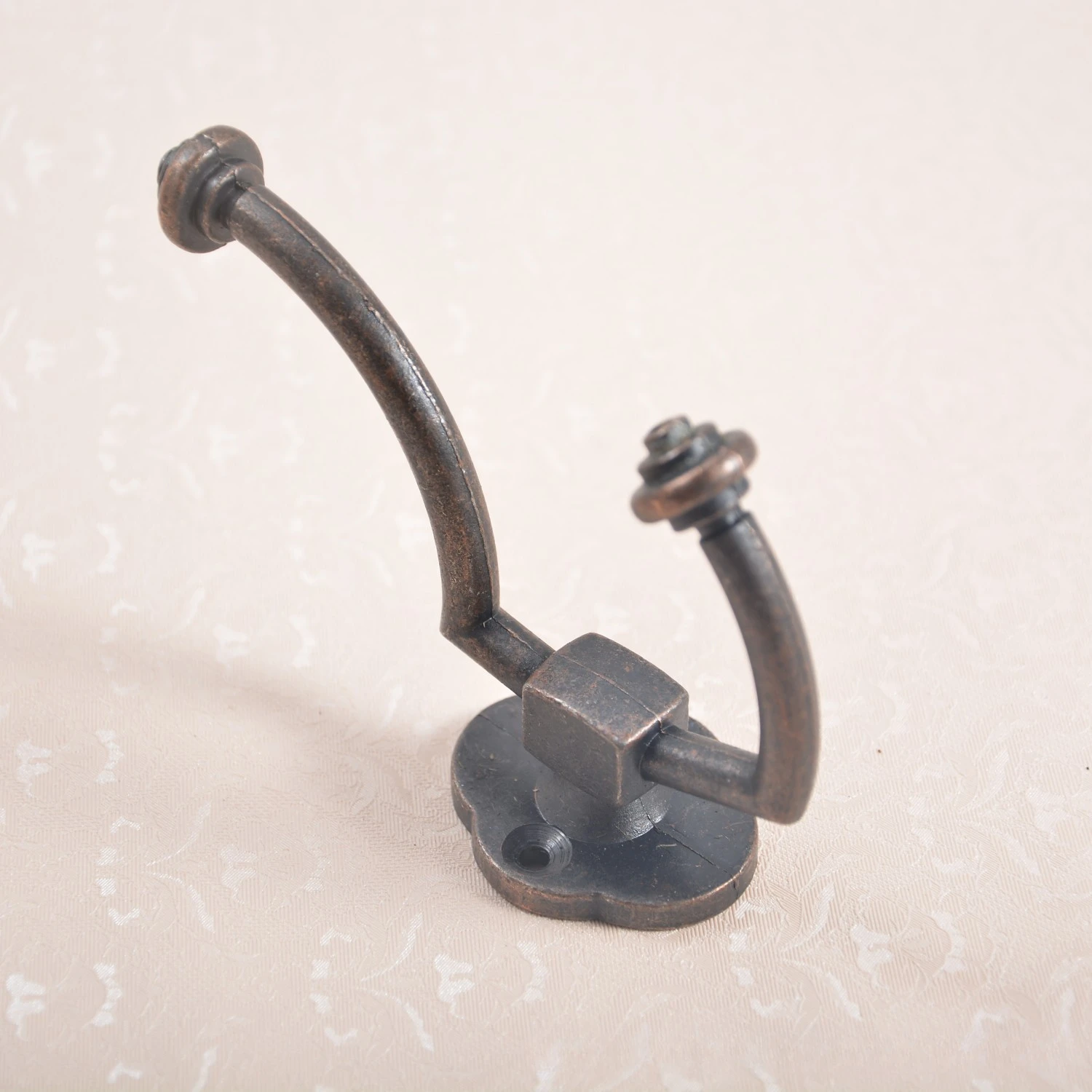 Retro Clothes Hooks Wall-mounted Metals Coat Rack Double-headed Home Storage Hanger for Bedroom Bathroom Towel Key Bag