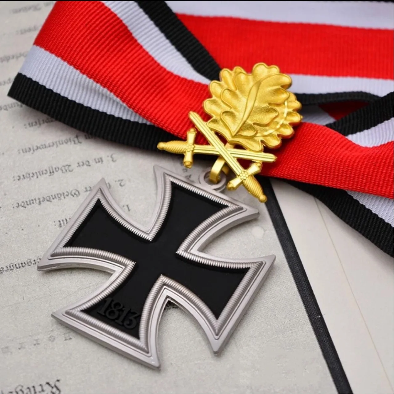 Medal Badge German Badges Iron Cross Badge Knight Medal with Diamond Inlaid