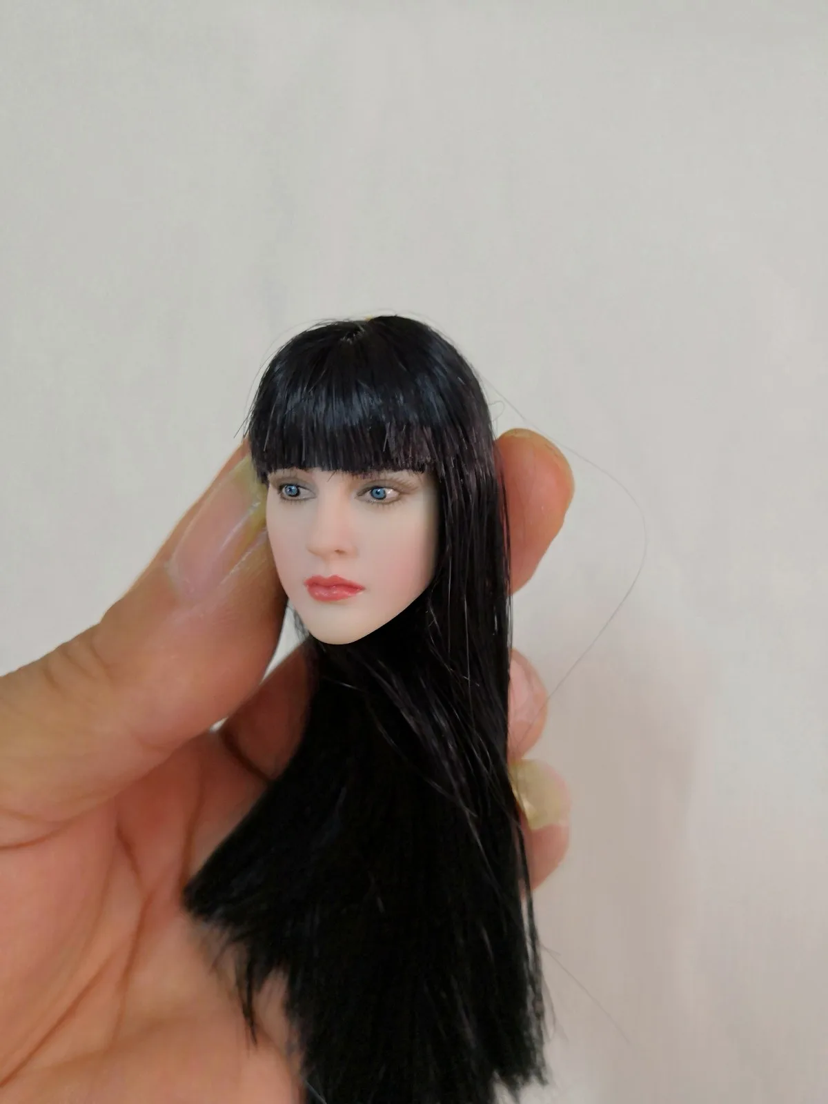 

1/6 Scale pale Head Sculpture FemaleBlack hair For 12inch TBLegue Phicen Figure For 12 inch TBleague PHicen figure