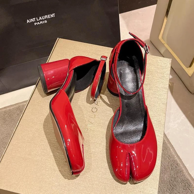 New Mary Jane Women's Single Shoes Brand Design Split Toe Shoes Horseshoe Pig Foot Shoes Metal Buckle High Heel Women's Sandals