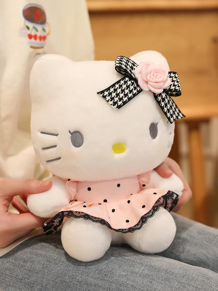 S44c7ec37d6424e3aa410a997e92b8683S - Hello Kitty Merch