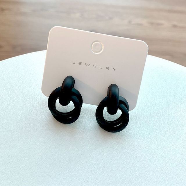 7Colors Stud Earrings Women Pink Spray Painted Metal Twisted Statement Earring Punk Simple Beautiful Jewelry Wholesale Gift